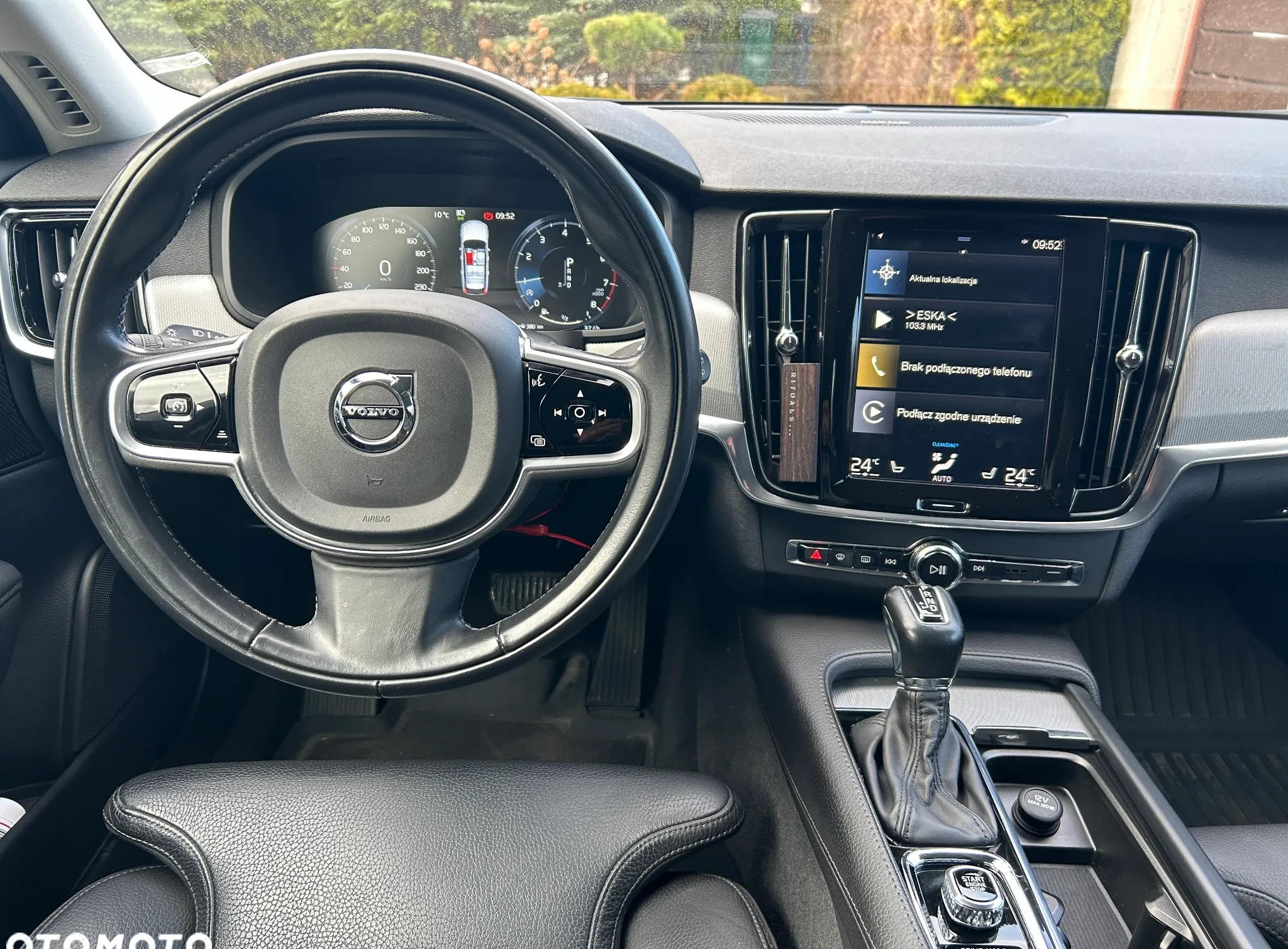 Volvo V90 Cross Country cena 142677 przebieg: 160000, rok produkcji 2019 z Kielce małe 596